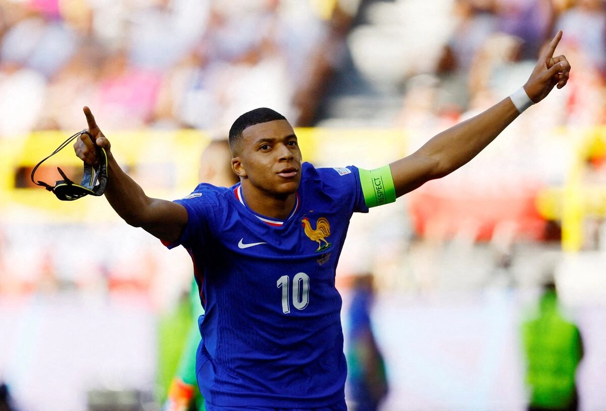 Platini khuyên Mbappe tránh chính trị để giữ hình ảnh toàn cầu - hình ảnh - abc8tiger.vip