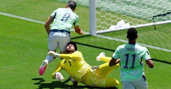 Tranh cãi quả phạt đền đầu tiên tại World Cup 2026: VAR bỏ qua lỗi việt vị của Thụy Sĩ? - hình ảnh - abc8tiger.vip