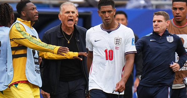 Ngôi sao đội tuyển Anh vi phạm luật mới của FIFA, lại lấy tay che miệng: Nguy cơ nhận án phạt nguội - hình ảnh - abc8tiger.vip