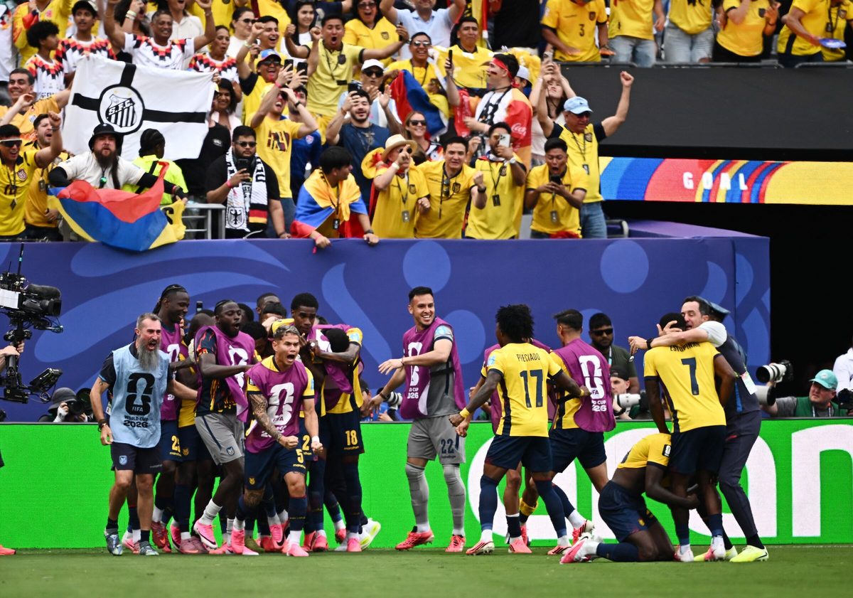 Ecuador quật ngã Đức, lách khe cửa hẹp vào vòng knock-out - hình ảnh - abc8tiger.vip Ecuador quật ngã Đức, lách khe cửa hẹp vào vòng knock-out - hình ảnh - abc8tiger.vip