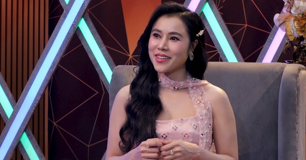 Ca sĩ Hồng Gấm tuổi 33: Kín tiếng nhưng vẫn cháy hết mình với bolero - hình ảnh - abc8tiger.vip