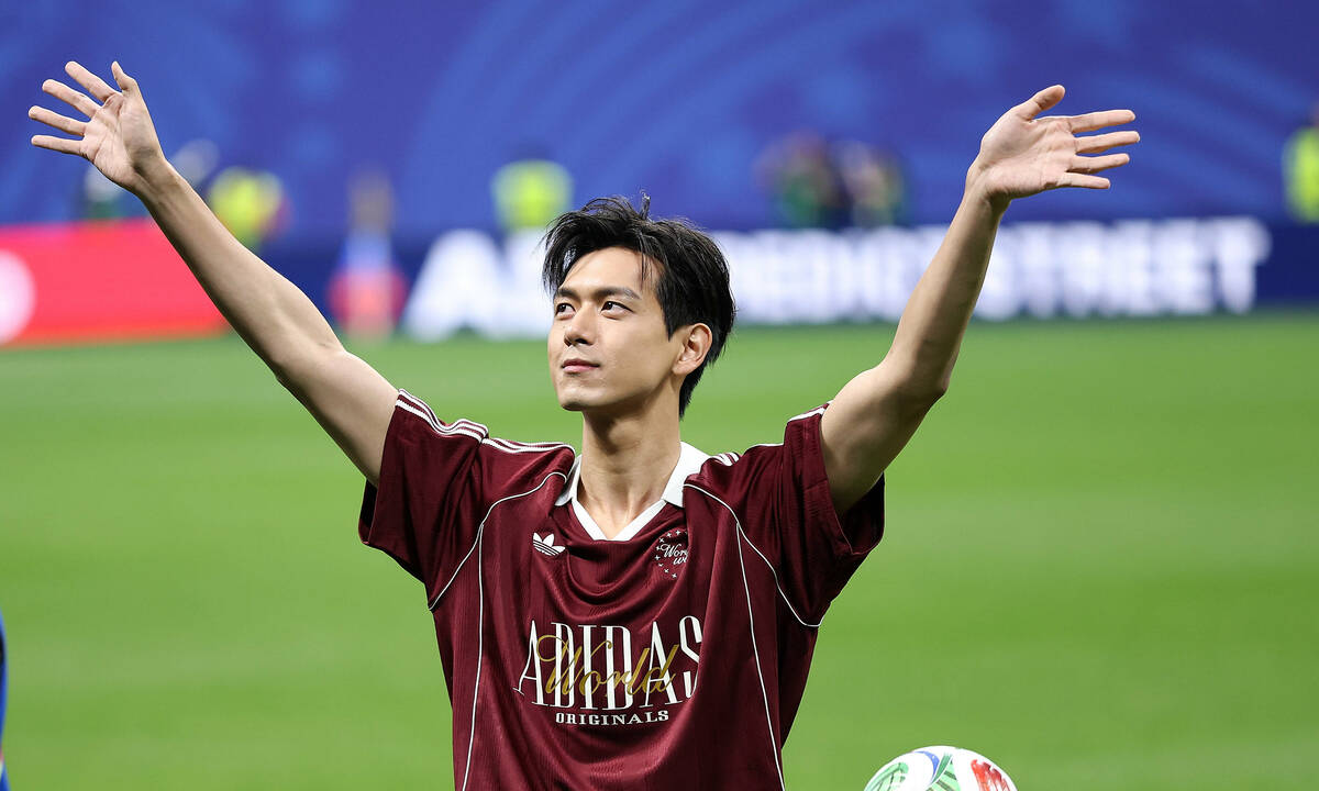 Tài tử Lý Hiện gây sốt trên sân bóng World Cup: góc nhìn mới cho người chơi Việt - hình ảnh - abc8tiger.vip