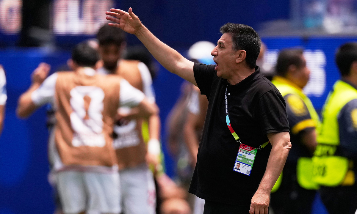 HLV Ghalenoei: ‘Iran bất bại là kỳ tích World Cup’ - hình ảnh - abc8tiger.vip HLV Ghalenoei: ‘Iran bất bại là kỳ tích World Cup’ - hình ảnh - abc8tiger.vip