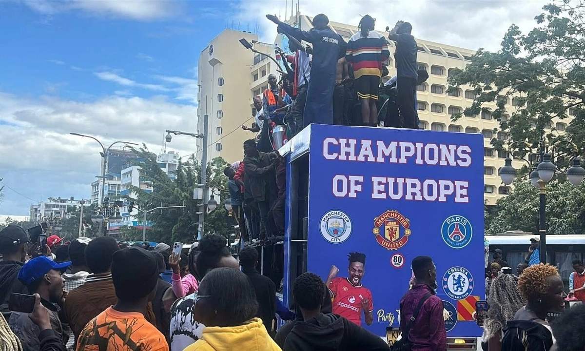 CĐV Man Utd dẫn đầu đoàn diễu hành ăn mừng thất bại của Arsenal tại Nairobi - hình ảnh - abc8tiger.vip CĐV Man Utd dẫn đầu đoàn diễu hành ăn mừng thất bại của Arsenal tại Nairobi - hình ảnh - abc8tiger.vip