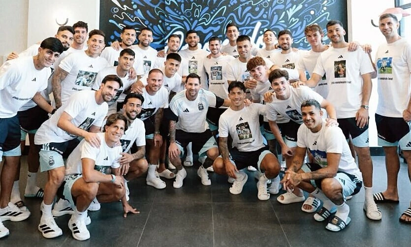 Đồng đội gây bất ngờ trong ngày sinh nhật Messi - hình ảnh - abc8tiger.vip
