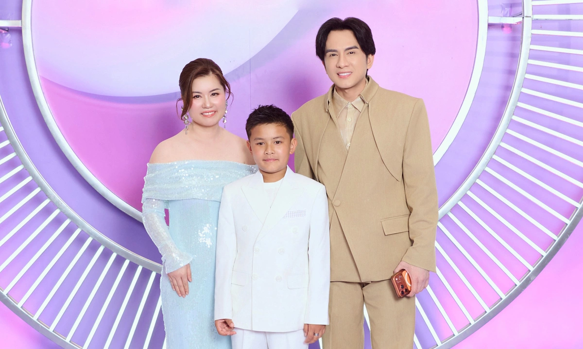 Đan Trường đưa vợ cũ và con trai đi sự kiện: góc nhìn mới cho người chơi Việt - hình ảnh - abc8tiger.vip