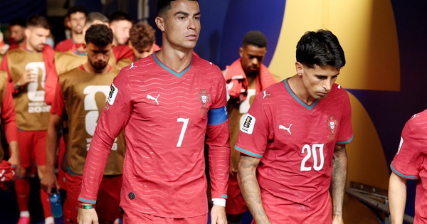 ABC8 cược thể thao: Fan cuồng Ronaldo gây bão mạng sau trận hòa của Bồ Đào Nha - hình ảnh - abc8tiger.vip ABC8 cược thể thao: Fan cuồng Ronaldo gây bão mạng sau trận hòa của Bồ Đào Nha - hình ảnh - abc8tiger.vip