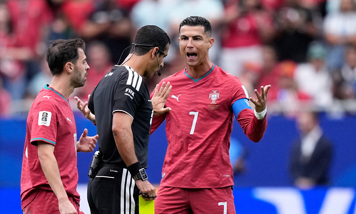 Ronaldo bị chấm điểm thấp nhất trận ra quân World Cup 2026 - hình ảnh - abc8tiger.vip Ronaldo bị chấm điểm thấp nhất trận ra quân World Cup 2026 - hình ảnh - abc8tiger.vip