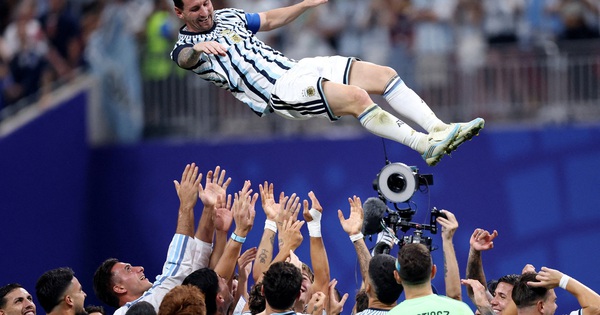Roy Keane ca ngợi tinh thần ‘chiến đấu đường phố’ của Argentina sau kỳ tích lội ngược dòng không tưởng: góc nhìn mới cho người chơi Việt - hình ảnh - abc8tiger.vip
