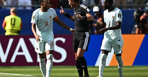 Mbappe đá hỏng phạt đền rồi yêu cầu trọng tài giải thích, Haaland lên tiếng: góc nhìn mới cho người chơi Việt - hình ảnh - abc8tiger.vip