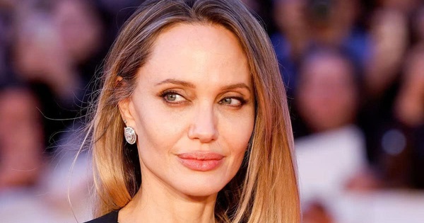 Angelina Jolie kiên quyết bảo vệ quyền riêng tư tài chính giữa tranh chấp với Brad Pitt - hình ảnh - abc8tiger.vip