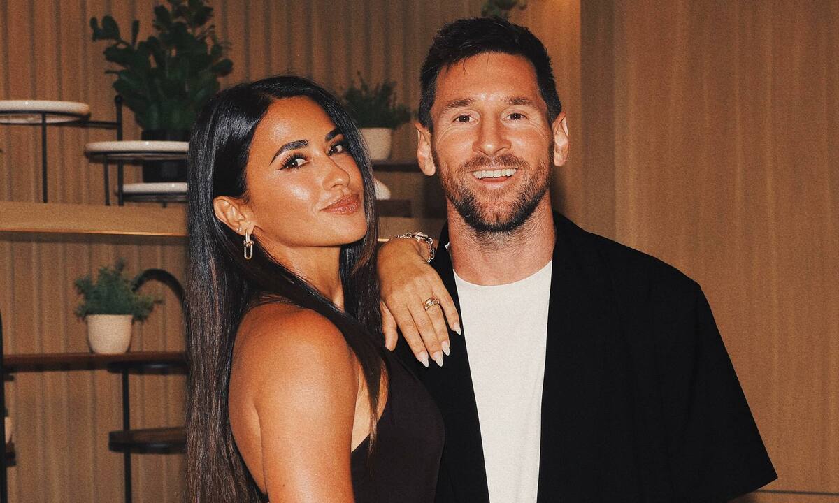 Thưởng đăng ký ABC8: Câu chuyện tình 30 năm của Messi và vợ người mẫu truyền cảm hứng cho fan Việt - hình ảnh - abc8tiger.vip